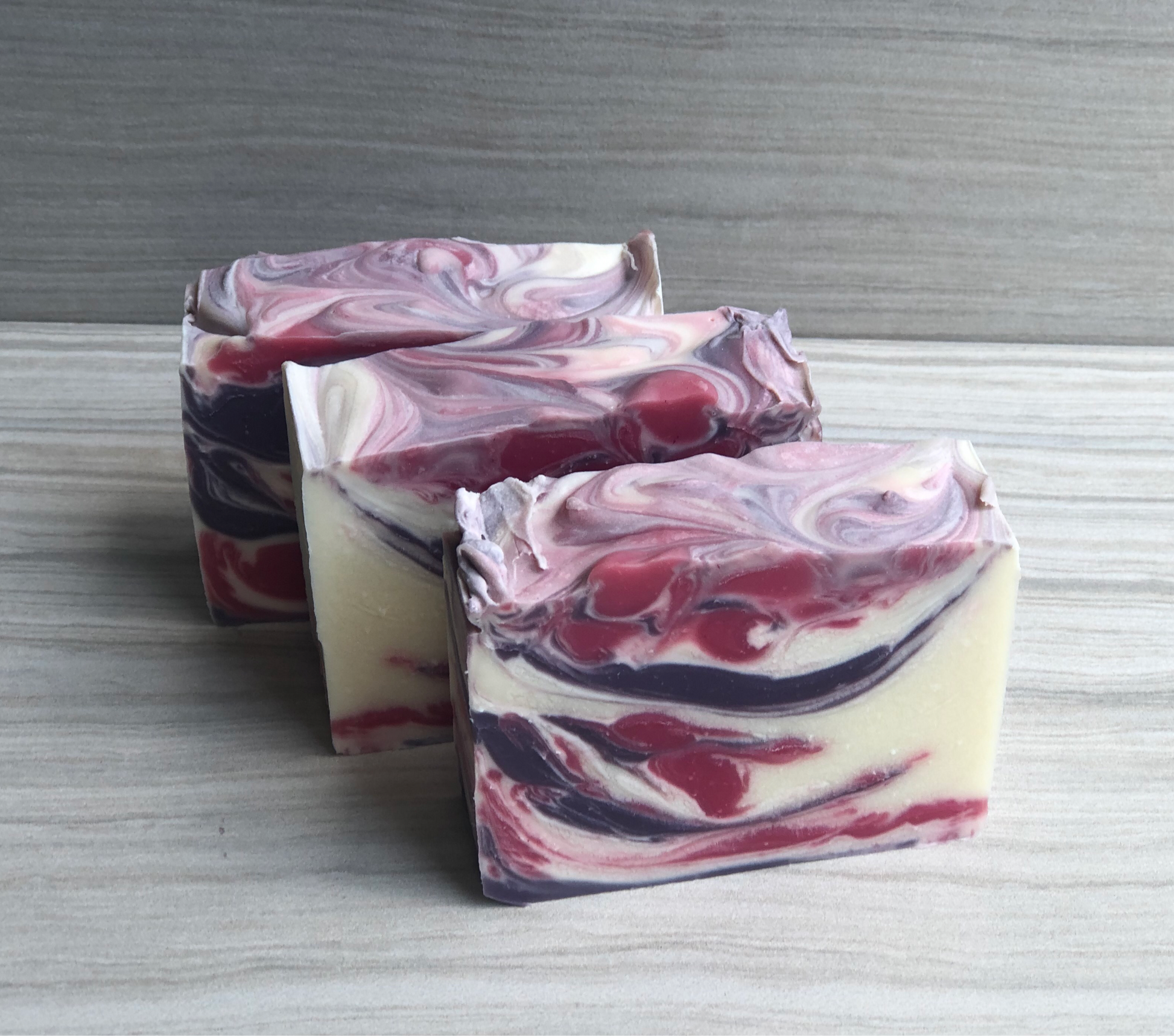 Soap bar with Notes: bergamot, pear, plum wine, vanilla, orchid, cashmere, and musk